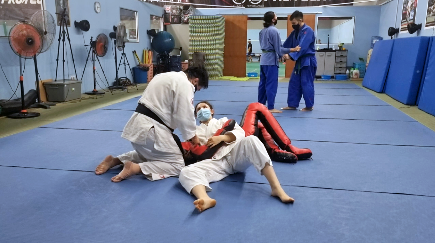 Learning newaza using a dummy KL Judo