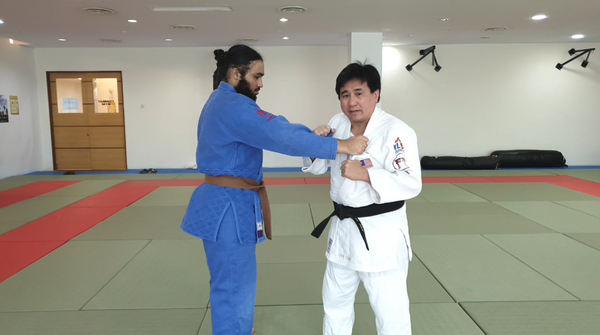 Lapel Grip Breaks