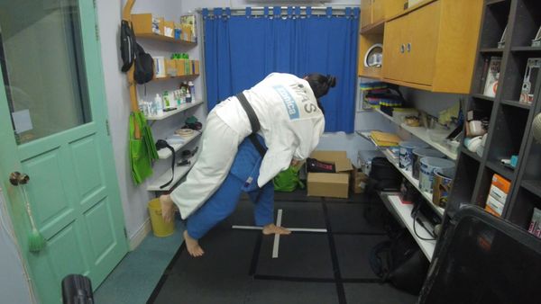 World's Smallest Dojo: Morote-Seoi-Nage (Standing Versions)