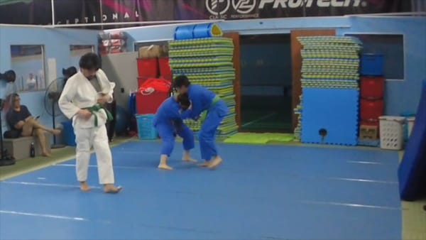 Buchard Takedown vs Extreme Right-Hander